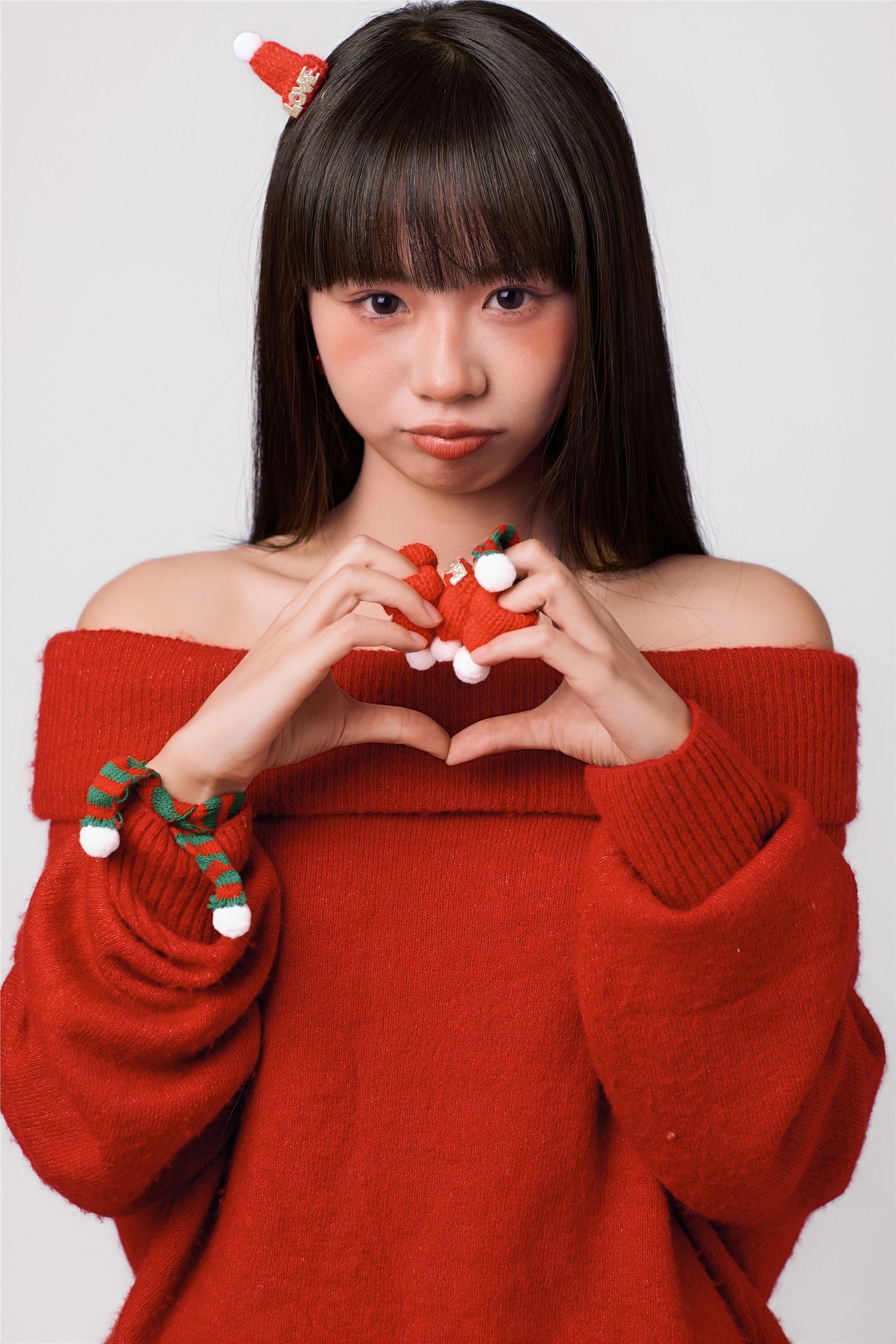 YITUYU艺图语 2025.02.01 红色圣诞 是三金呀